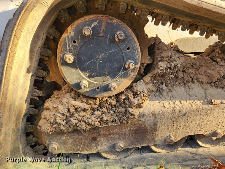 image for item MK9493 2016 Bobcat T750  tracked skid steer loader