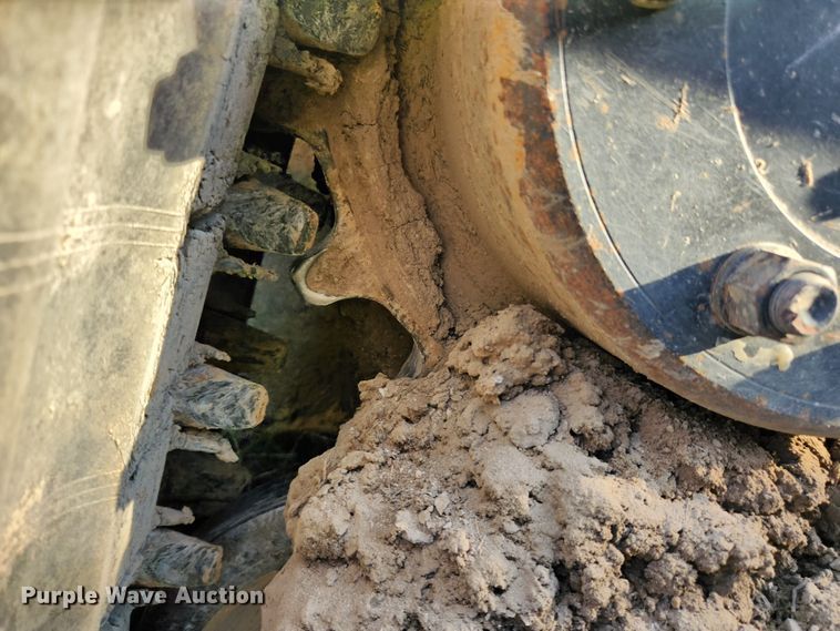 image for item MK9493 2016 Bobcat T750  tracked skid steer loader