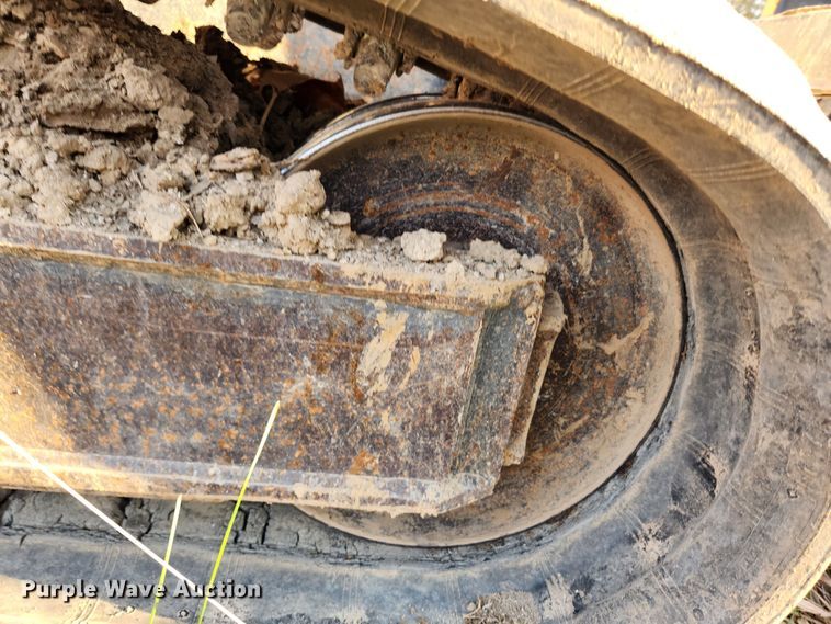 image for item MK9493 2016 Bobcat T750  tracked skid steer loader