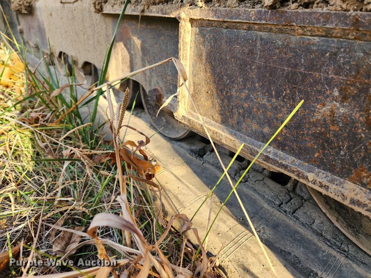 image for item MK9493 2016 Bobcat T750  tracked skid steer loader