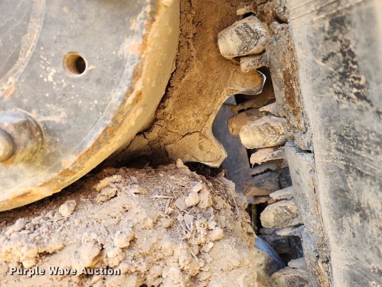 image for item MK9493 2016 Bobcat T750  tracked skid steer loader