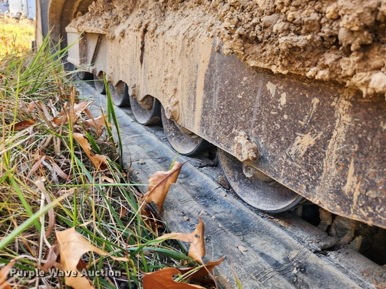 image for item MK9493 2016 Bobcat T750  tracked skid steer loader