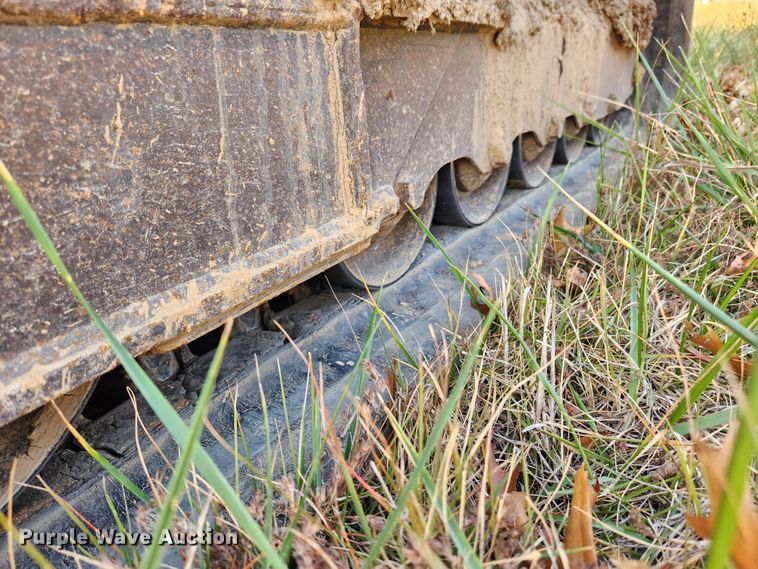 image for item MK9493 2016 Bobcat T750  tracked skid steer loader