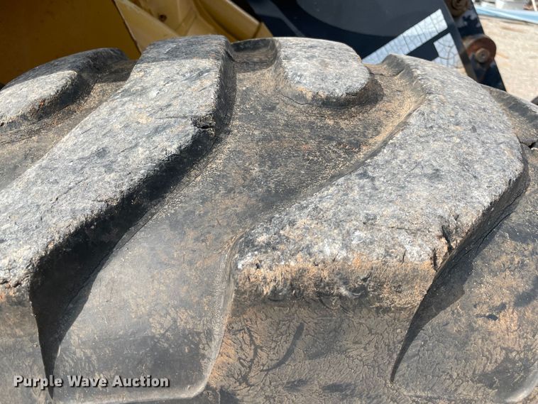 image for item MR9506 1993 Caterpillar IT28B  integrated tool carrier