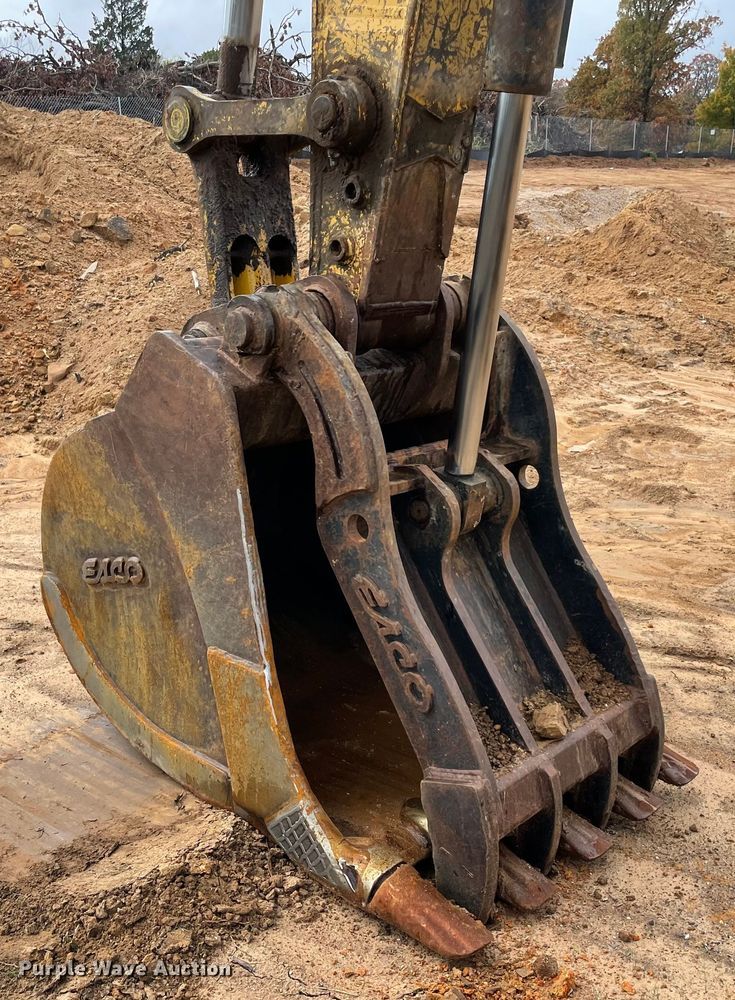 image for item MR9512 2012 Komatsu PC308USLC  excavator