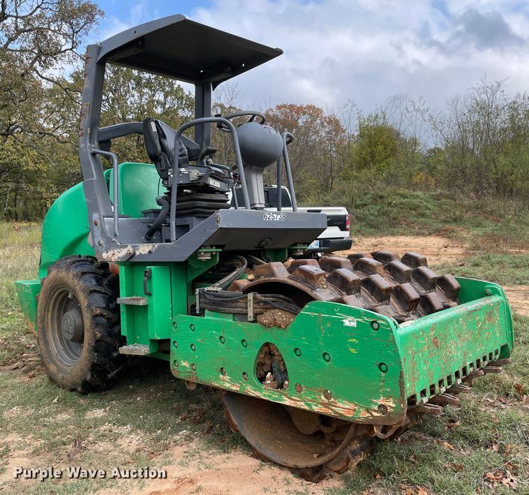 image for item MR9514 2011 Hamm 3205P  single drum vibratory roller