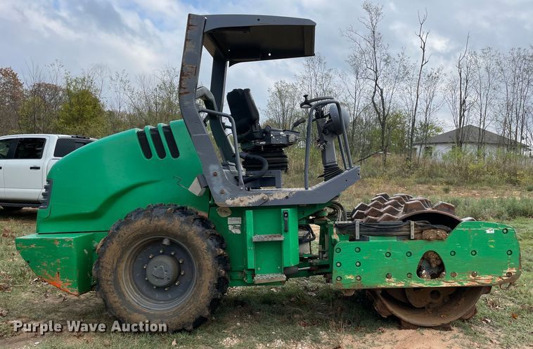 image for item MR9514 2011 Hamm 3205P  single drum vibratory roller