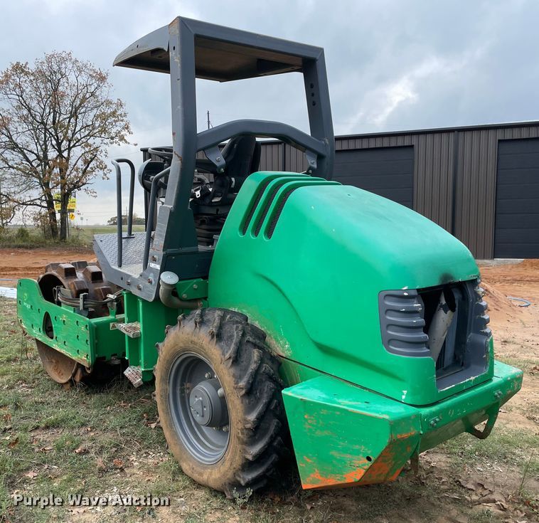 image for item MR9514 2011 Hamm 3205P  single drum vibratory roller