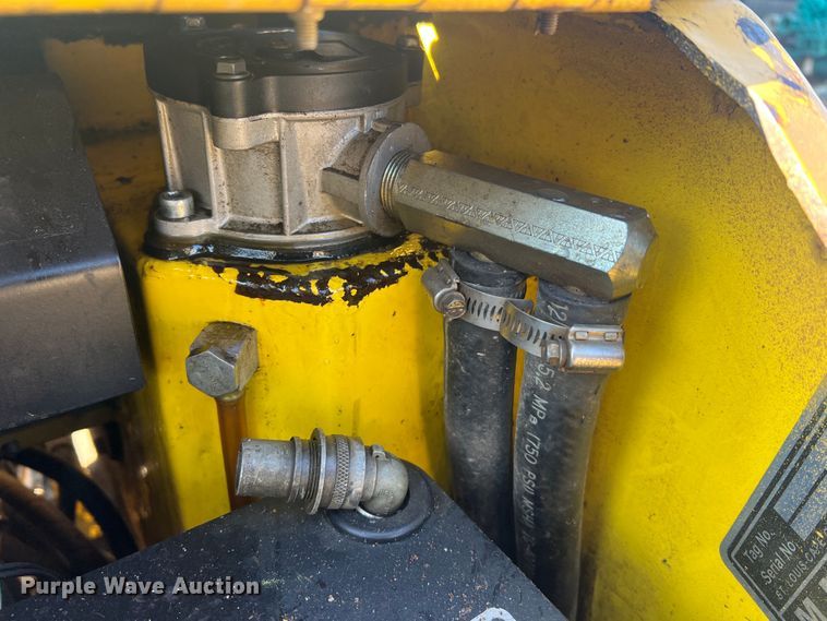 image for item MS9000 2001 Wacker RT820  trench compactor