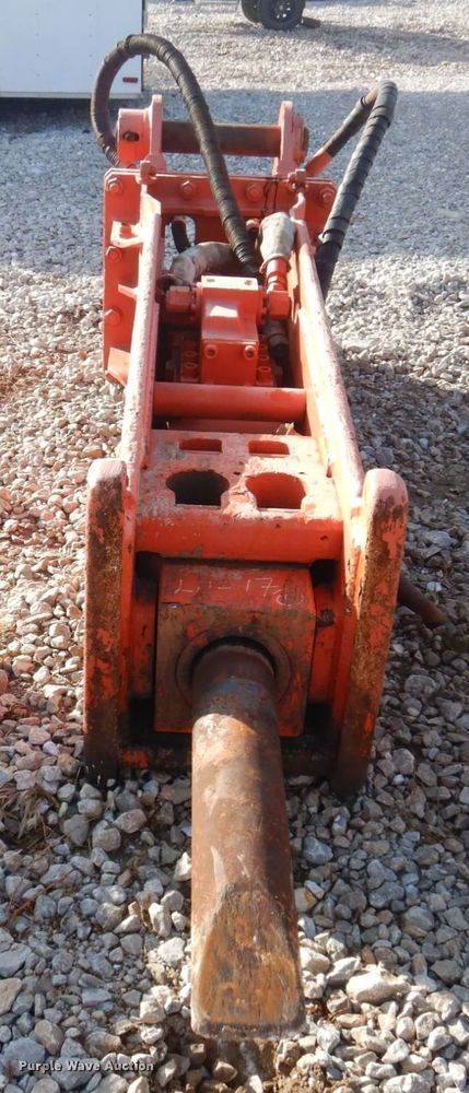 image for item MW9319 NPK E-216  breaker