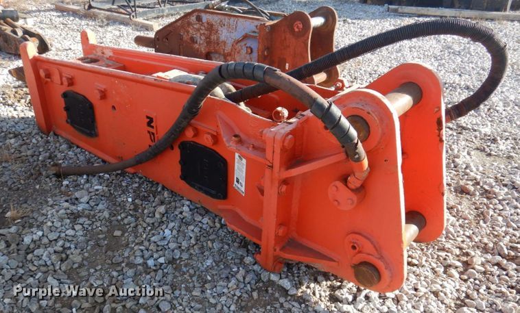 image for item MW9319 NPK E-216  breaker