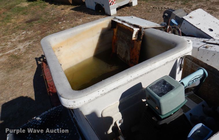 image for item MW9359 Altec  bucket truck bed