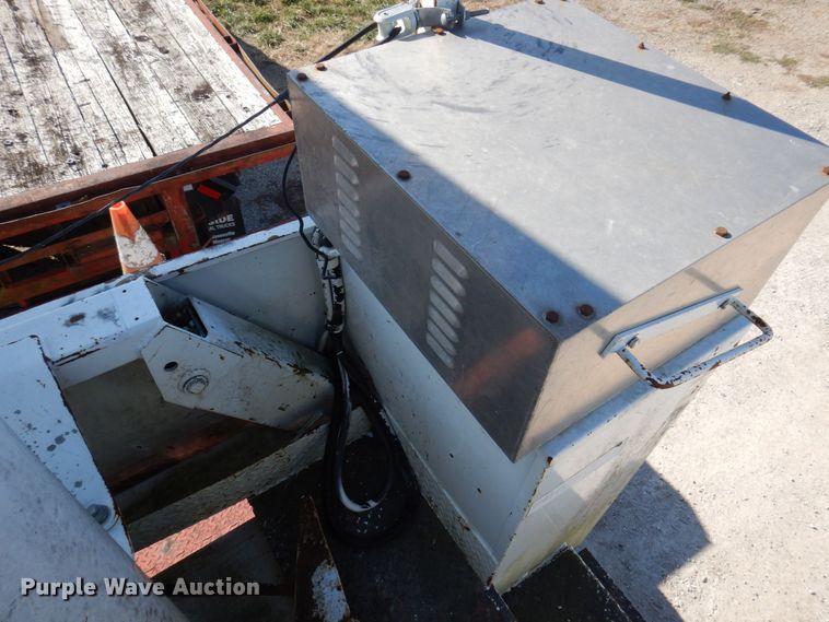 image for item MW9359 Altec  bucket truck bed