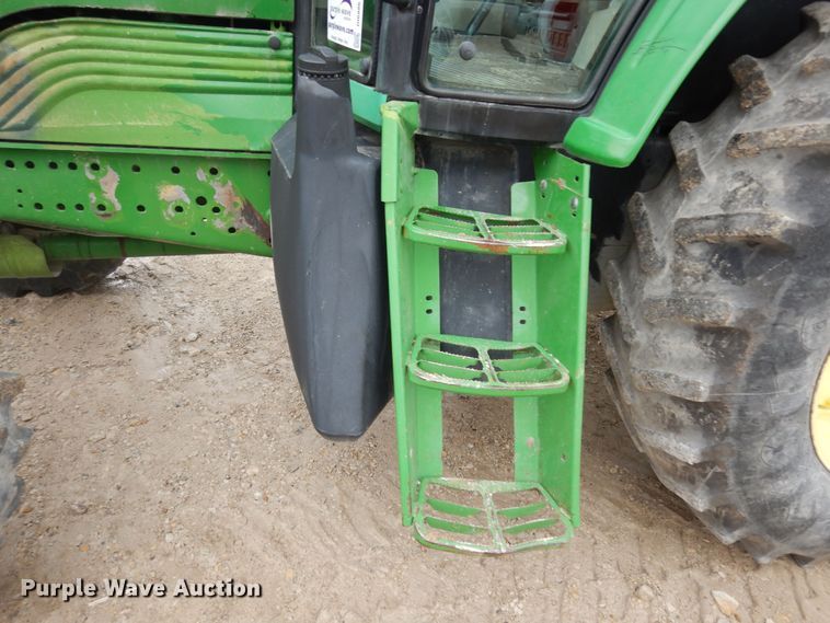 image for item DI6886 2004 John Deere 6615  MFWD tractor