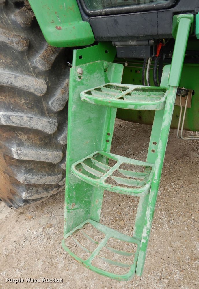 image for item DI6886 2004 John Deere 6615  MFWD tractor