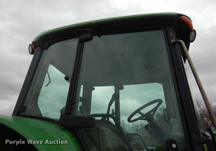 image for item DI6886 2004 John Deere 6615  MFWD tractor