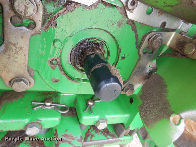 image for item DI6886 2004 John Deere 6615  MFWD tractor