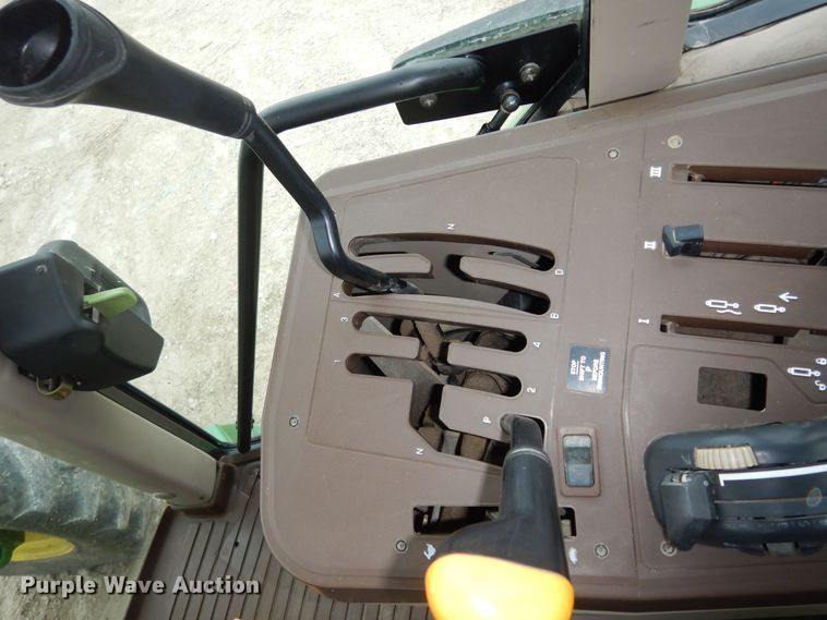 image for item DI6886 2004 John Deere 6615  MFWD tractor