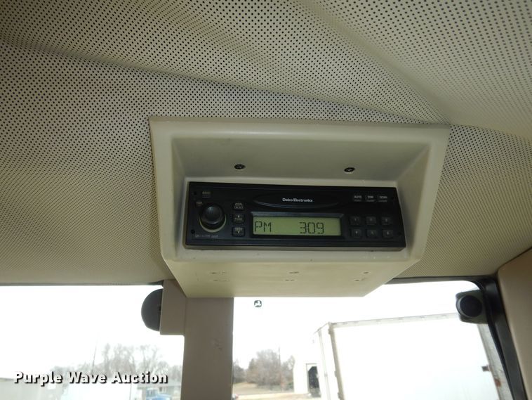 image for item DI6886 2004 John Deere 6615  MFWD tractor