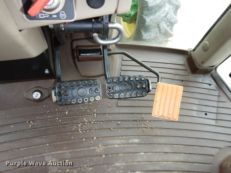 image for item DI6886 2004 John Deere 6615  MFWD tractor