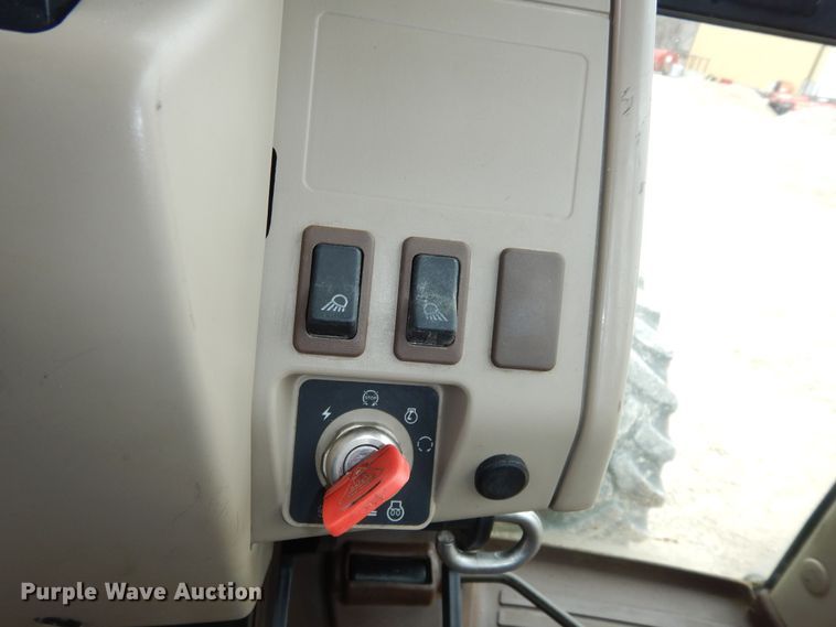 image for item DI6886 2004 John Deere 6615  MFWD tractor