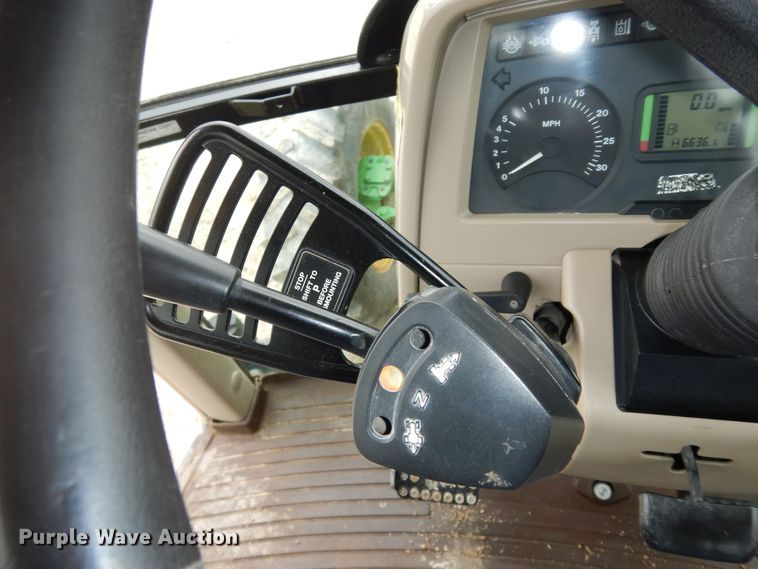 image for item DI6886 2004 John Deere 6615  MFWD tractor