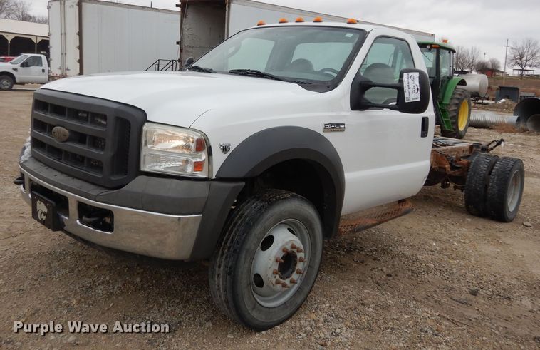 image for item DI6887 2005 Ford F450 Super Duty XL  truck cab and chassis
