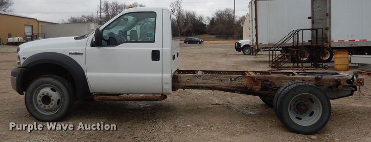 image for item DI6887 2005 Ford F450 Super Duty XL  truck cab and chassis