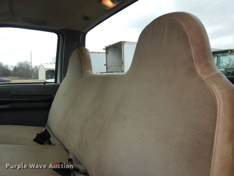 image for item DI6887 2005 Ford F450 Super Duty XL  truck cab and chassis