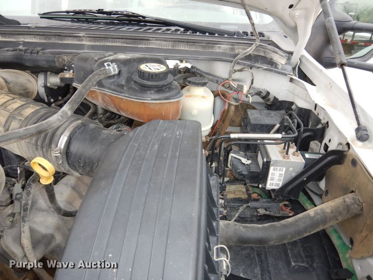 image for item DI6887 2005 Ford F450 Super Duty XL  truck cab and chassis