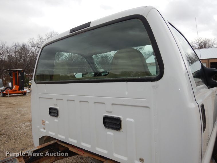 image for item DI6887 2005 Ford F450 Super Duty XL  truck cab and chassis