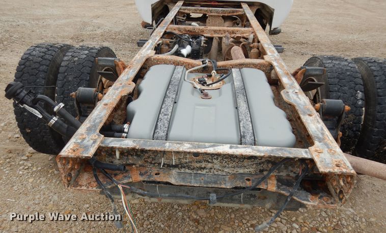 image for item DI6887 2005 Ford F450 Super Duty XL  truck cab and chassis