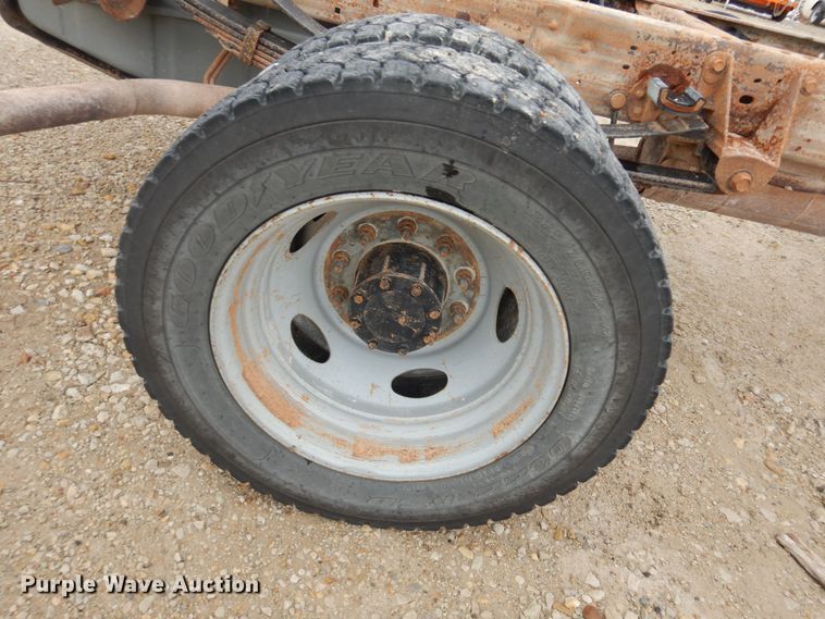 image for item DI6887 2005 Ford F450 Super Duty XL  truck cab and chassis