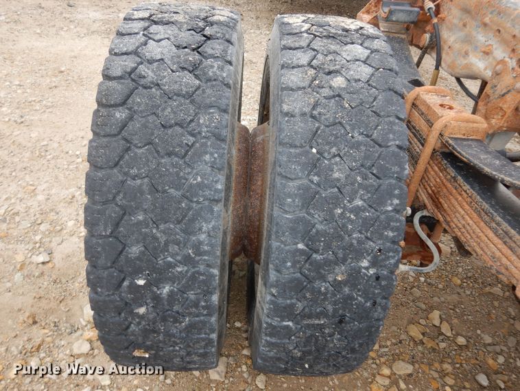 image for item DI6887 2005 Ford F450 Super Duty XL  truck cab and chassis