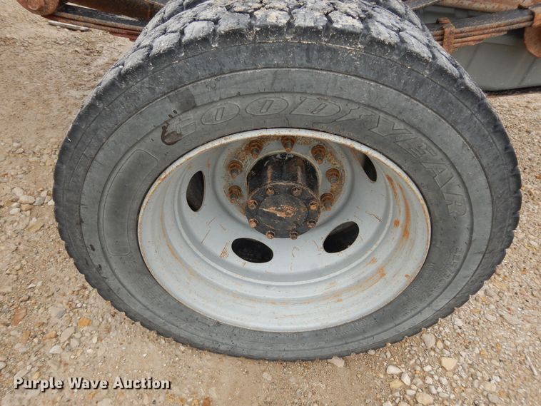 image for item DI6887 2005 Ford F450 Super Duty XL  truck cab and chassis