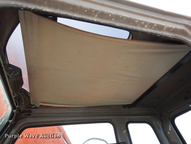 image for item DK2052 2004 Hitachi Zaxis 160LC  excavator