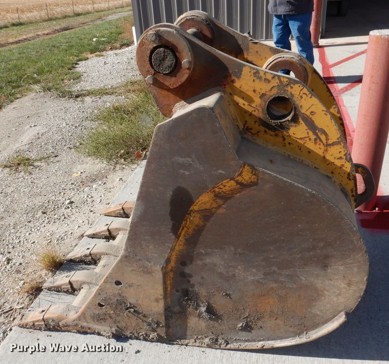 image for item DK2052 2004 Hitachi Zaxis 160LC  excavator