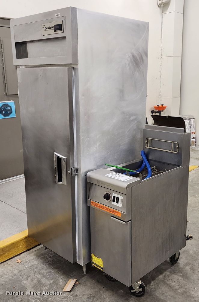 image for item DM4881 Restaurant equipment