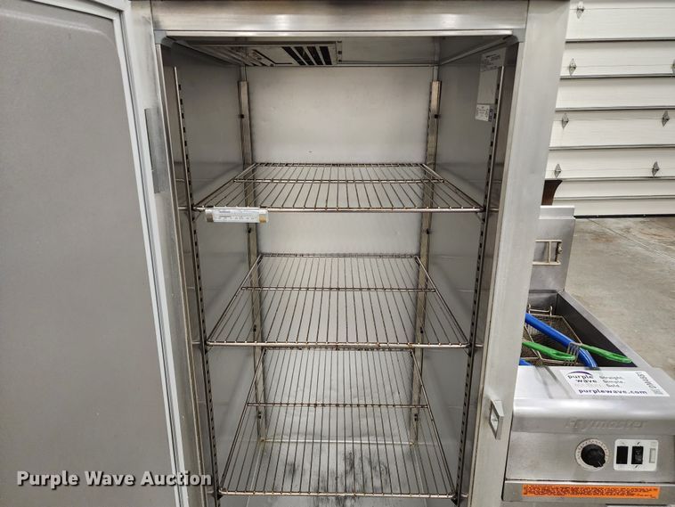 image for item DM4881 Restaurant equipment