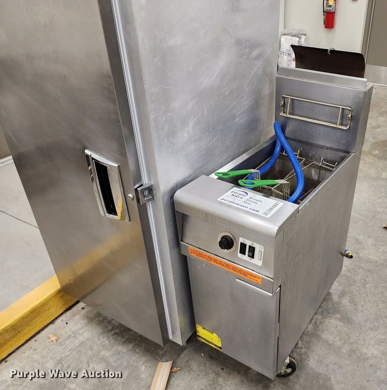 image for item DM4881 Restaurant equipment