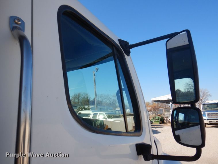 image for item DP0405 2007 Freightliner Business Class M2  dump truck