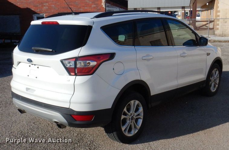 image for item DP0411 2017 Ford Escape SE  SUV