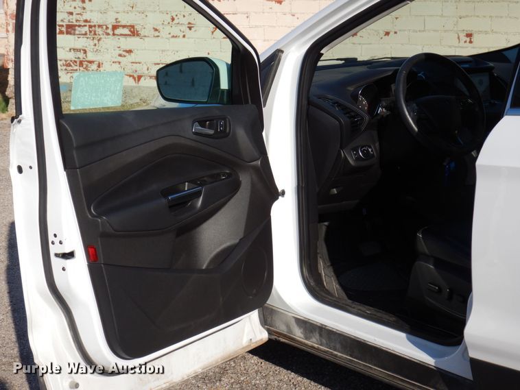 image for item DP0411 2017 Ford Escape SE  SUV