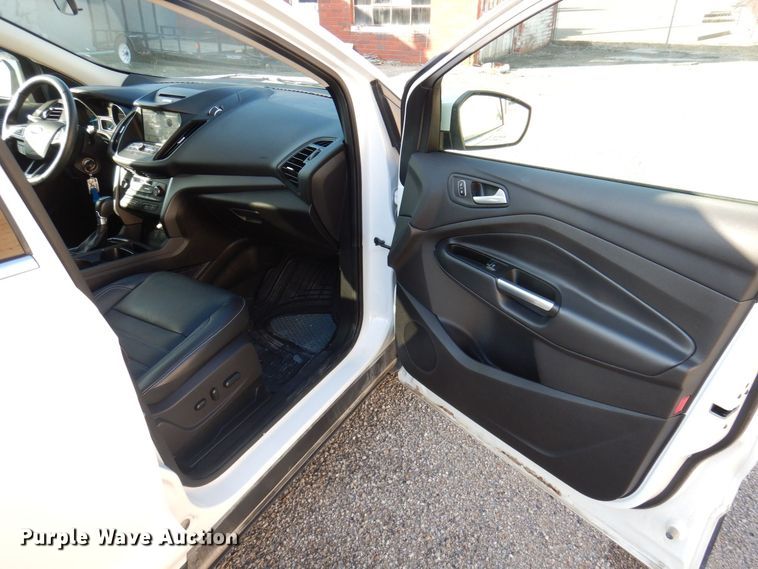 image for item DP0411 2017 Ford Escape SE  SUV