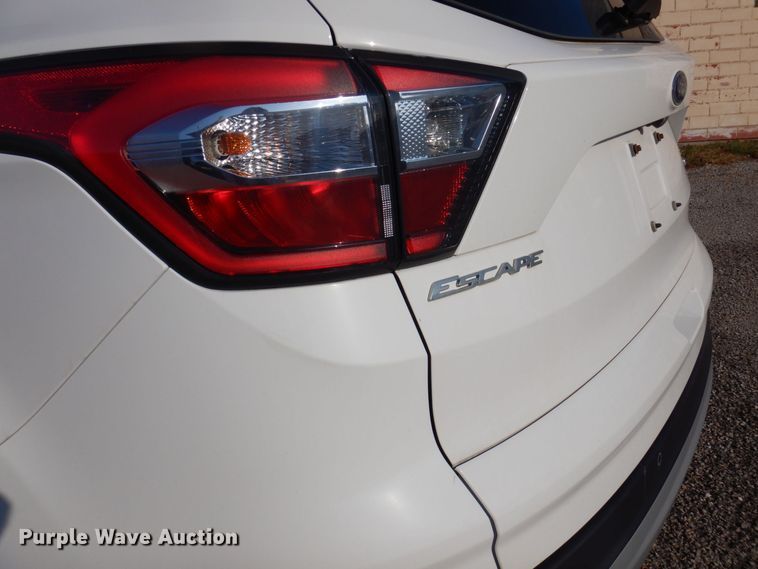 image for item DP0411 2017 Ford Escape SE  SUV