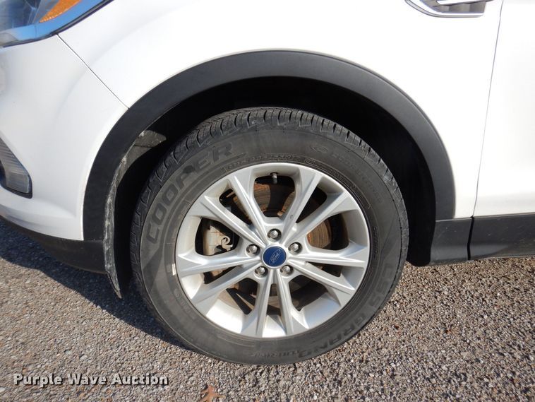 image for item DP0411 2017 Ford Escape SE  SUV