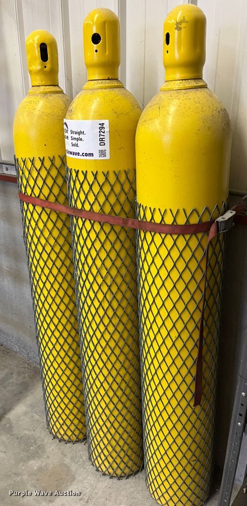 image for item DR7294 (3) oxygen tanks