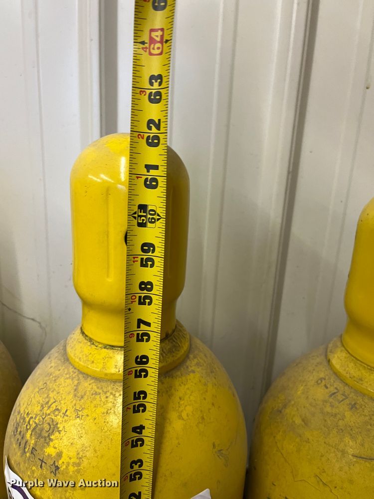 image for item DR7294 (3) oxygen tanks