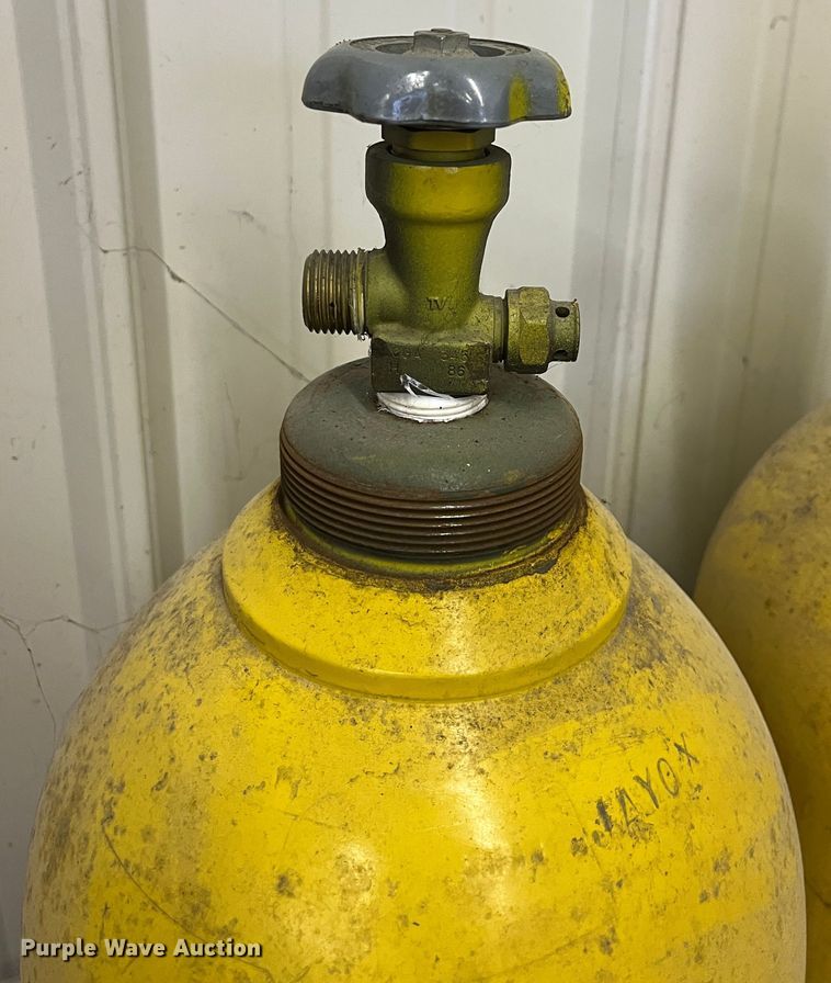 image for item DR7294 (3) oxygen tanks