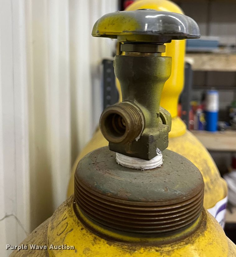 image for item DR7294 (3) oxygen tanks